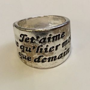 French phrase, silver ring
